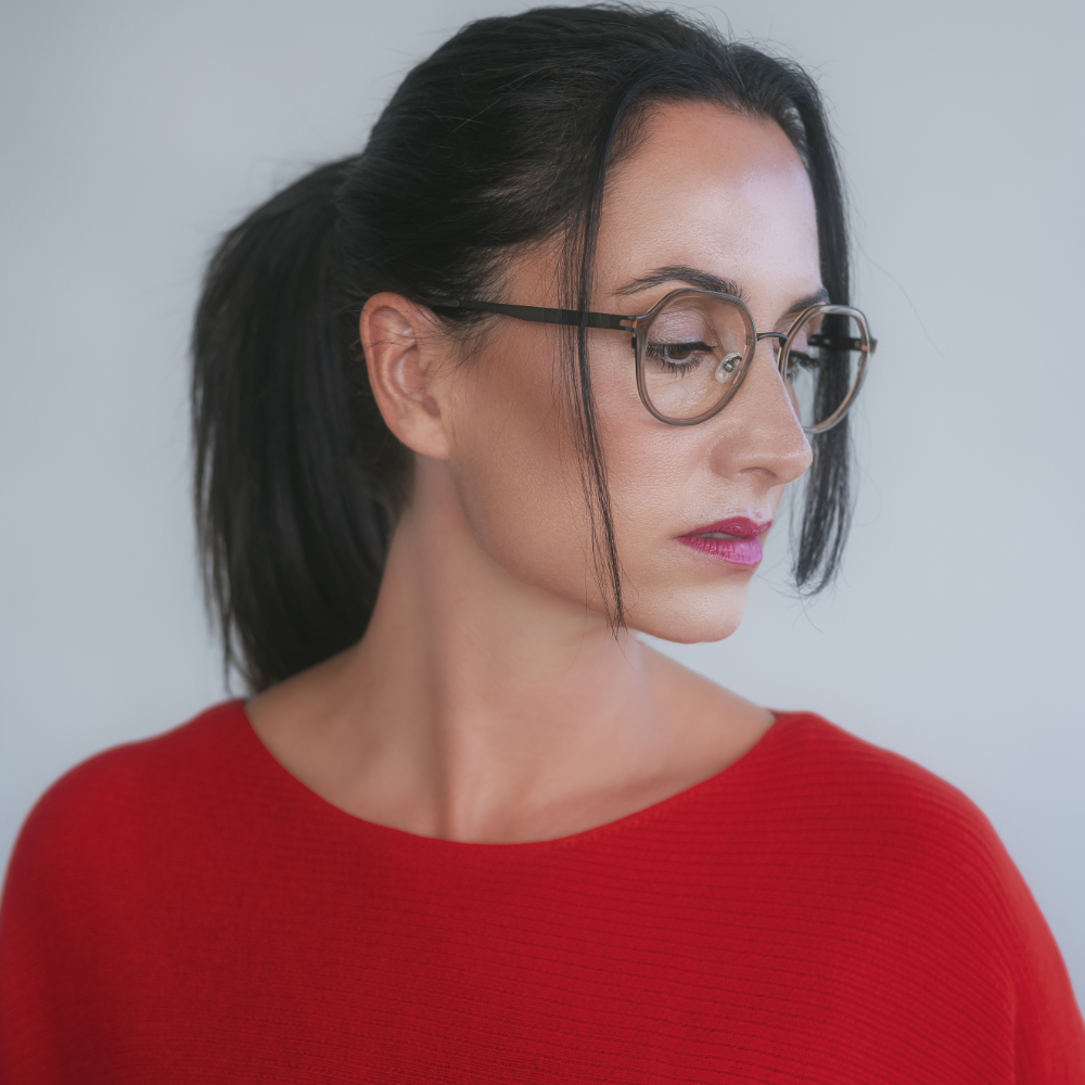 nika-brille-U2420-optiker-gronde-augsburg-model2