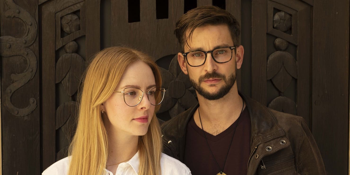 Junges Paar mit schicken Tom Ford Brillen von Optiker Gronde, Augsburg