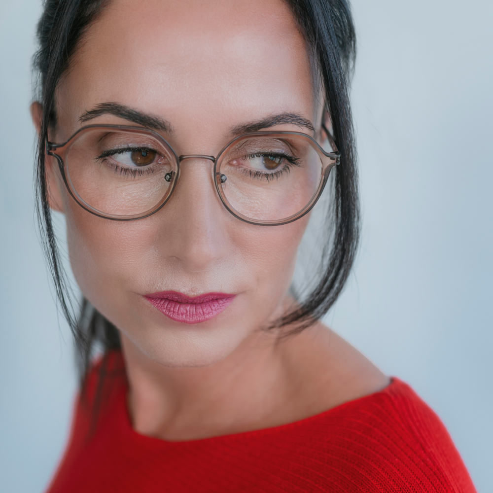 nika-brille-U2420-optiker-gronde-augsburg-model
