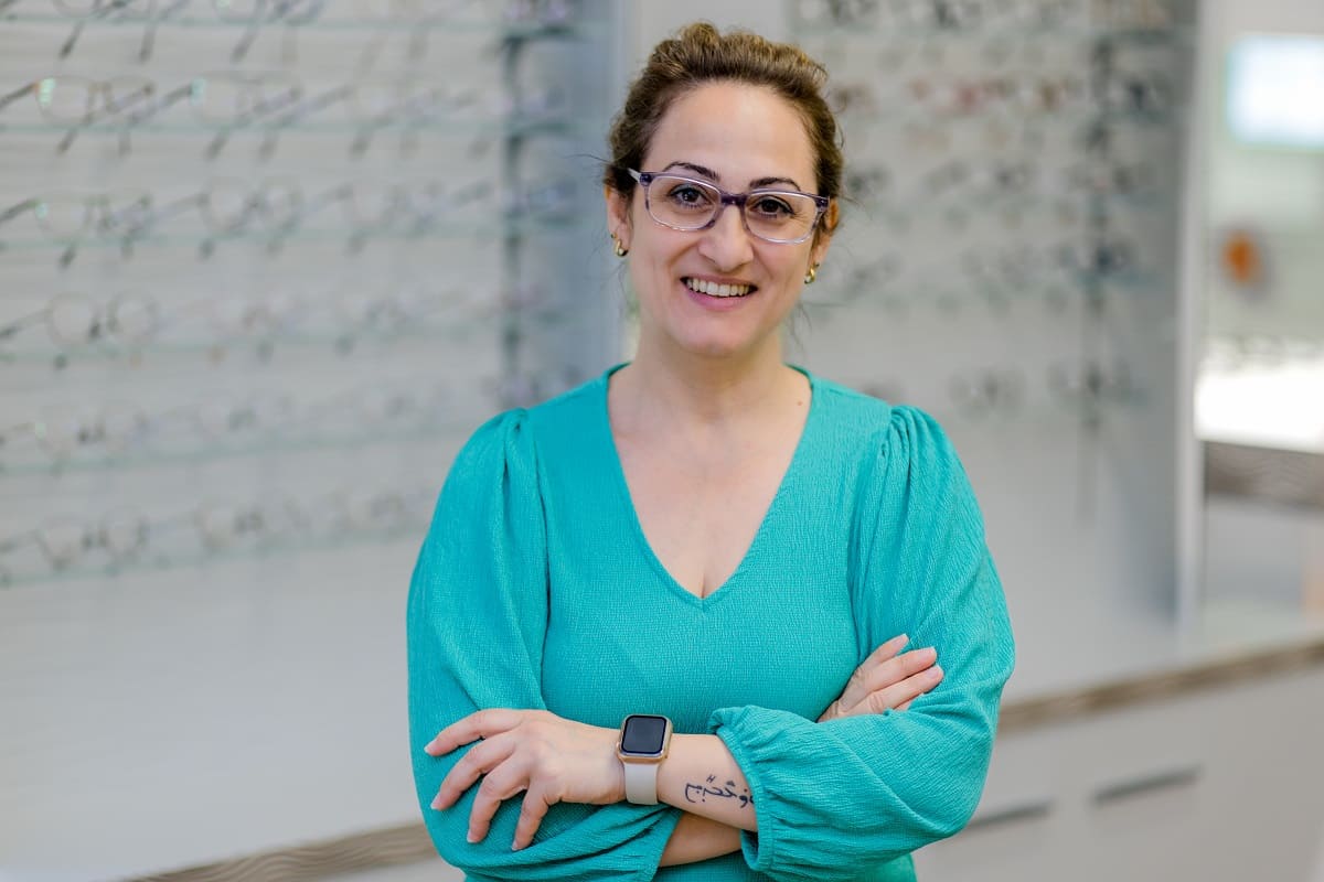 Tunar Ersöz, Fachverkäuferin Augenoptik, bei Optiker Gronde in Augsburg im Schwabencenter