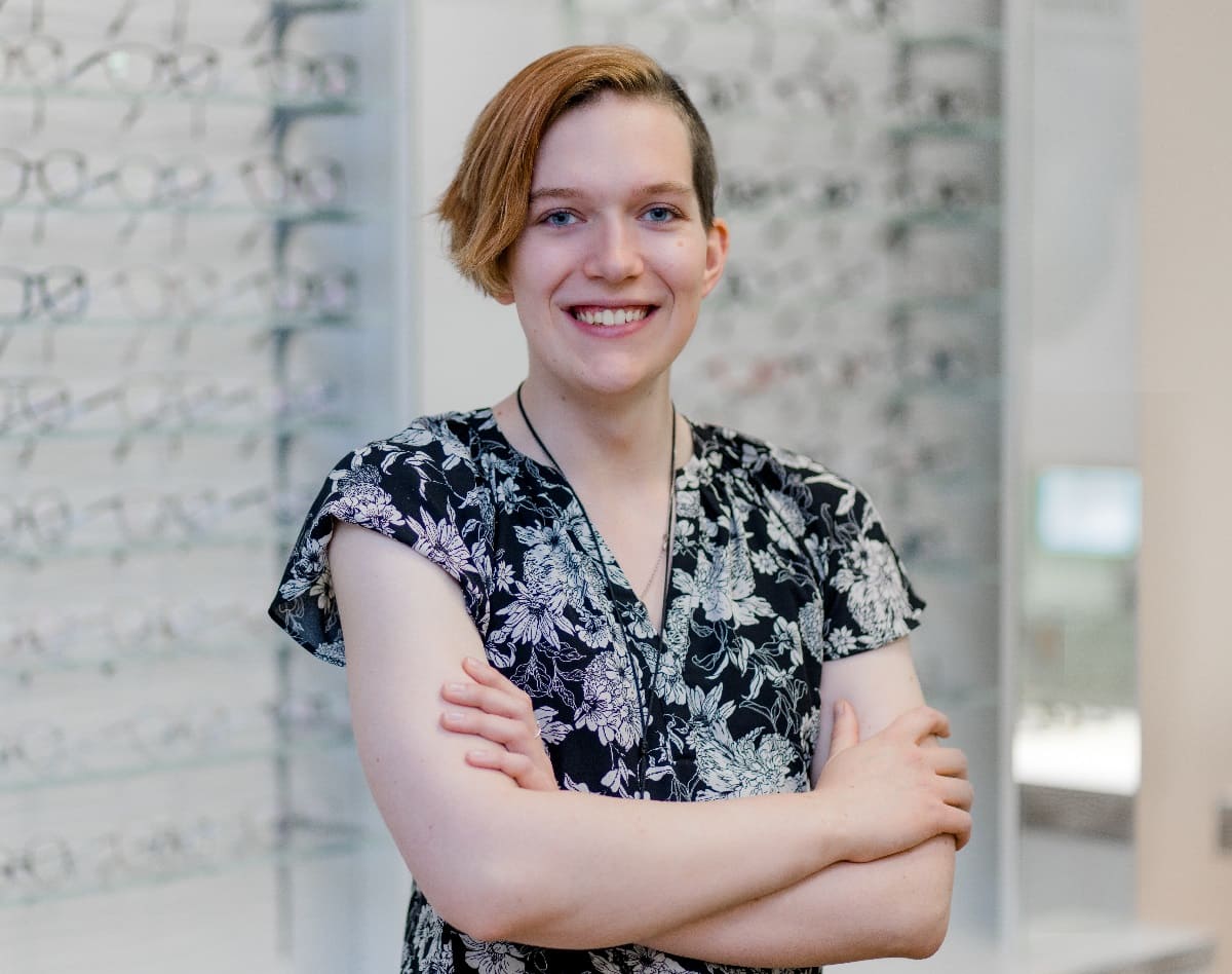 Moira Pichotta, Augenoptikerin bei Gronde im Schwabencenter