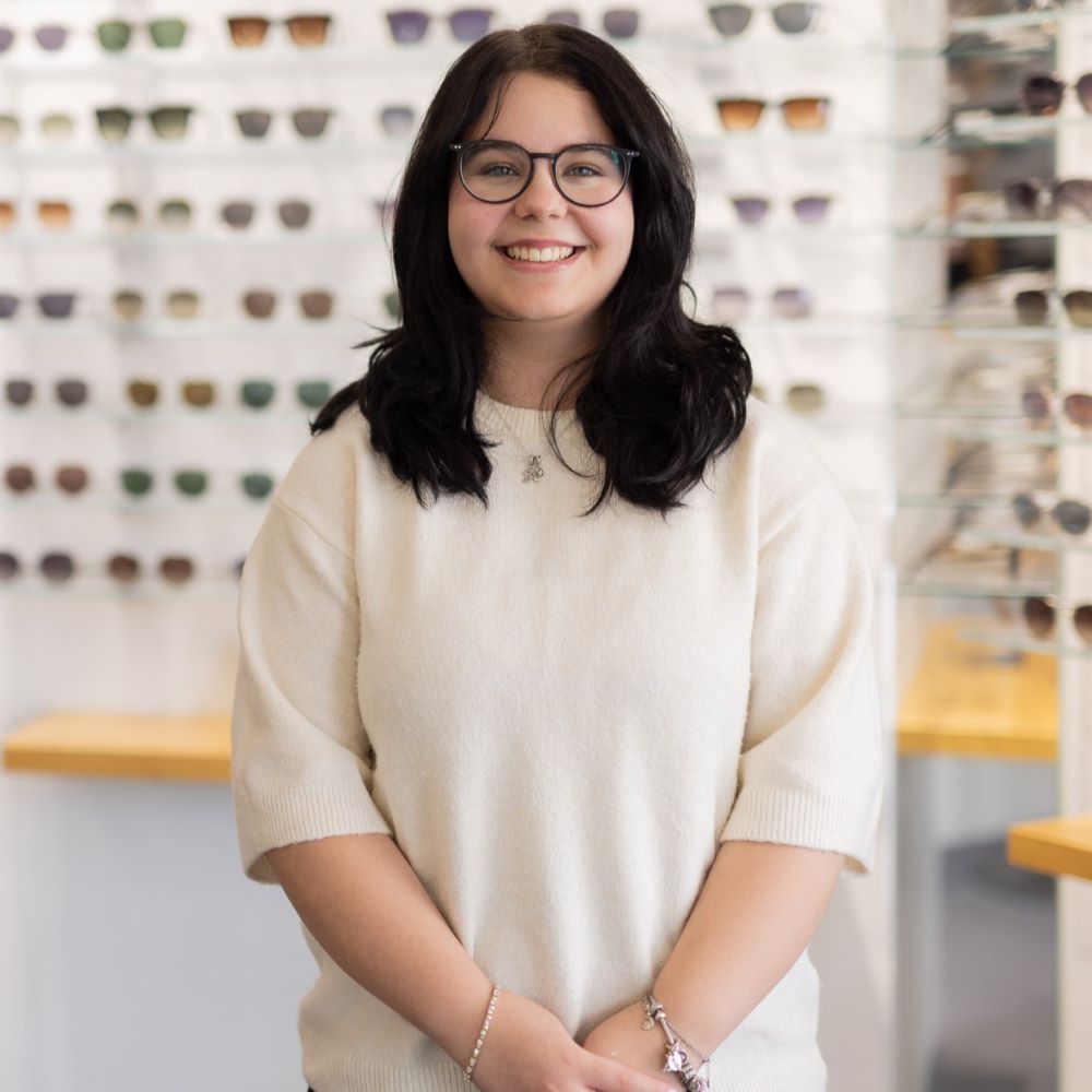 Annika Hell, Auszubildende Augenoptikerin bei Optiker Gronde, Bobingen