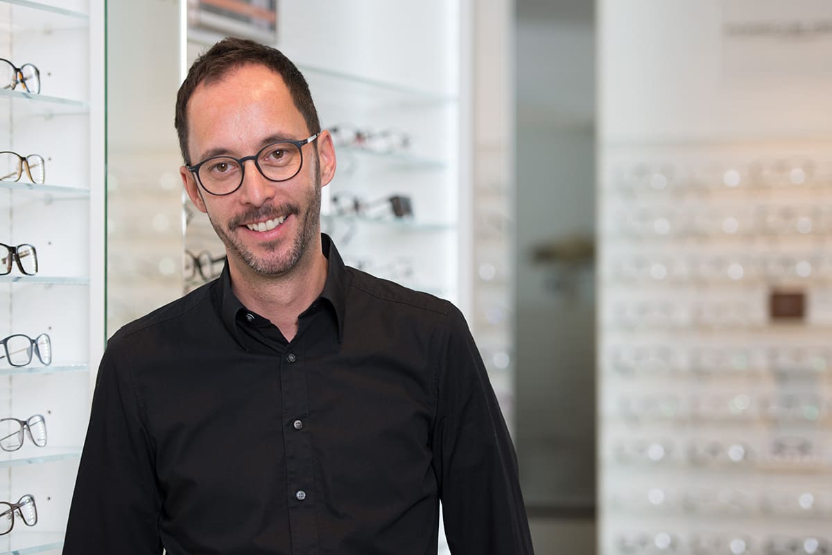 Artur Oberst Augenoptikermeister und Kontaktlinsenspezialist bei Gronde in Augsburg am Hauptbahnhof