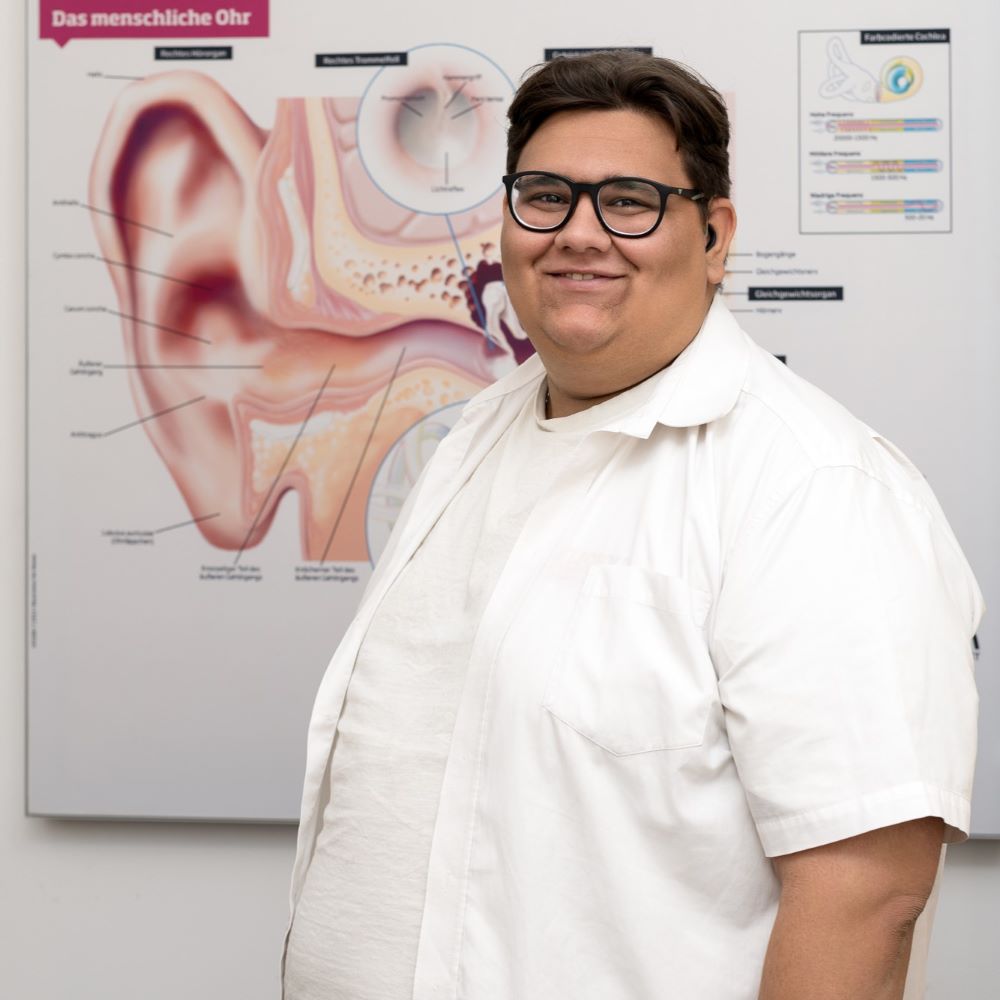 Robert Muresan, Auszubildender Hörakustiker, bei GRONDE Sehen & Hören, Schwabmünchen